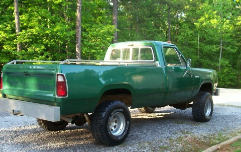 1976 Dodge D200 Power Wagon 4x4 Built 318 cam and racing heads 
