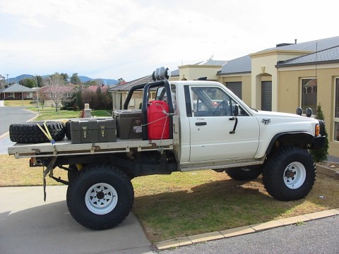 Toyota Hilux 1985 YN65 No wheeling yet where still Building 