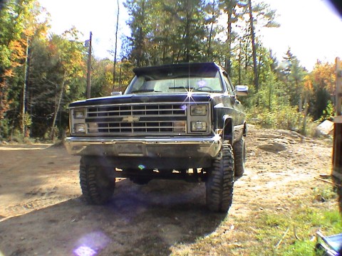 1987 Chevy Silverado V10 6 inch rough country lift 385 boggers 