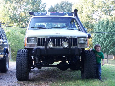 1992 Jeep Cherokee XJ A Sawzall a Day Keeps the Sheetmetal at Bay