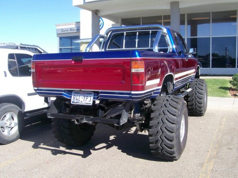 1992 Toyota Hilux I live in Lubbock TX have been building this truck for 8