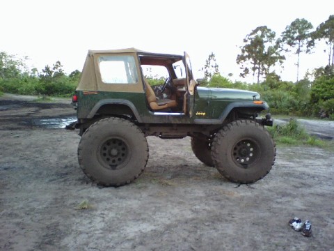 1995 Jeep Wrangler. We go all over central Florida to play in the mud.