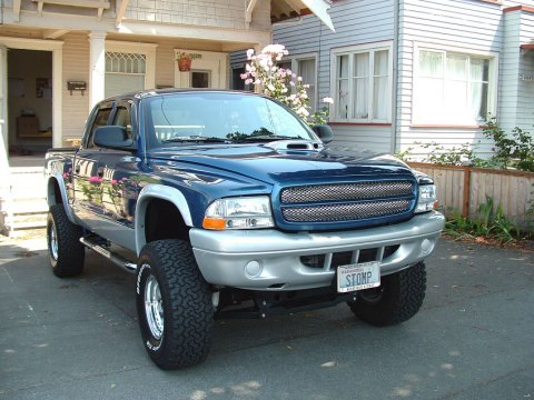 2002 Dodge Dakota QuadCab 4x4. Stomper has 3" Rancho Suspension Lift, 