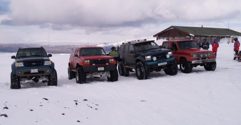 OffRoad Trip Trouble - by the hut at Langjokull