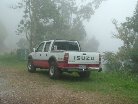 2000 Isuzu TFS Pickup