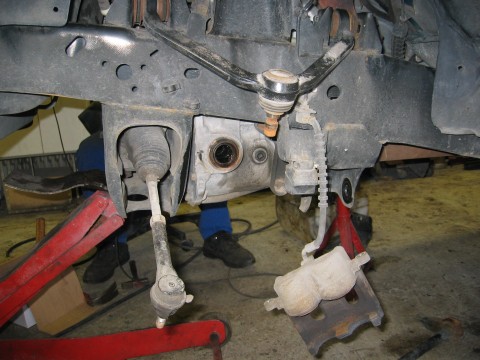 Ford Explorer Sport Trac - Left bracket removed