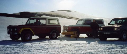 4x4 Ford Bronco 1974 - start