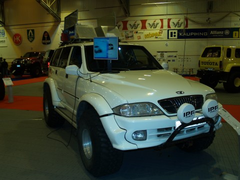 SsangYoung Musso on 38 inch tires