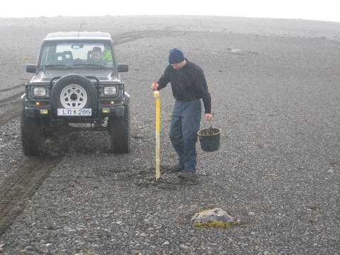 Maggi is with Olgeir on the Daihatsu Rocky. He is the last in lane and 