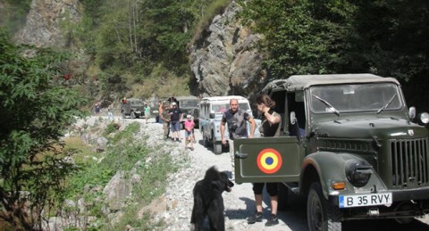 Bison in the Carpathians tour - Retro off road show-off