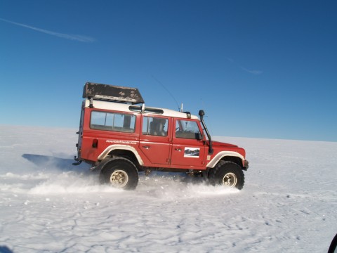 Myrdalsjokull - Land Rover