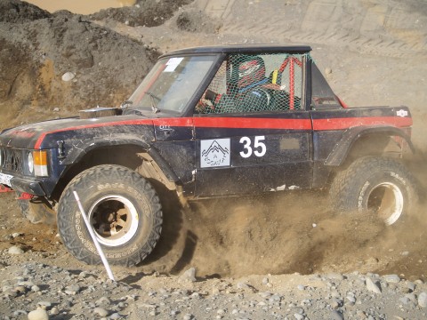 Petur Vidarsson in the 1975 Range Rover that is gradually being cut to 