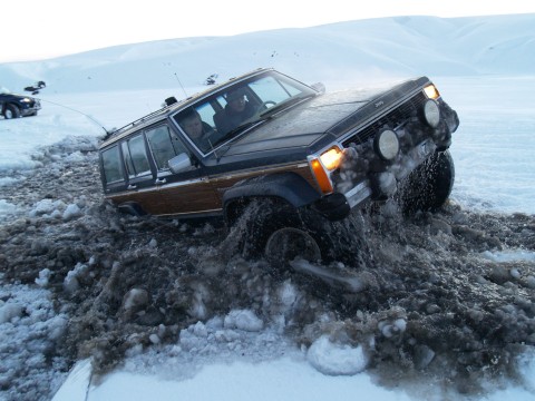 1989 Jeep Wagoneer XJ on 36 inch tires