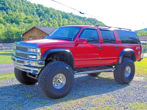 Chevrolet on The Big Red Bull  Chevrolet Suburban  1995