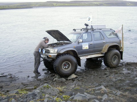 Toyota 4Runner - 4x4 on 44 Inch Tires