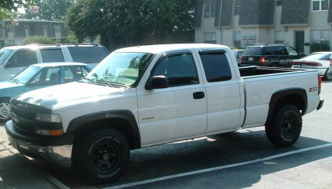 2001 Olympic white Chevy Silverado 4.8l Z71 4X4