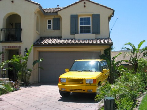 Range Rover Vitesse in LAKER Gold (LAKER4X) license plate