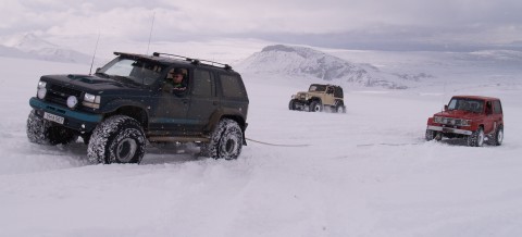 OffRoad Trip Trouble - Explorer pulling the Toyota