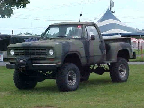 1975 dodge 100 p/u 4x4 shortbed