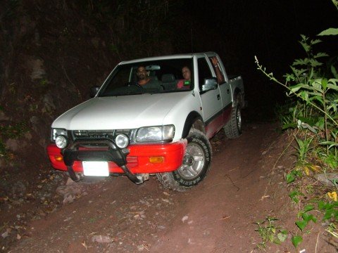 2000 Isuzu TFS Pickup