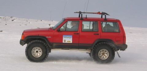 Einar's Cherokee speeding along