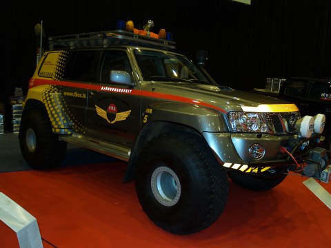 Nissan Patrol on 4x4 inch tires fully modified for the voluntary rescue unit