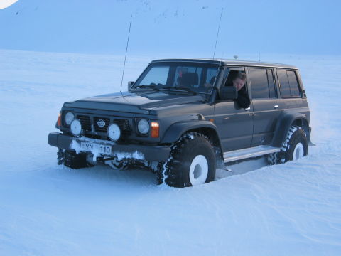 Nissan Patrol 38