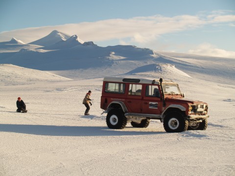 Skuli allows the kids to be pulled along on sleds and snowboards.