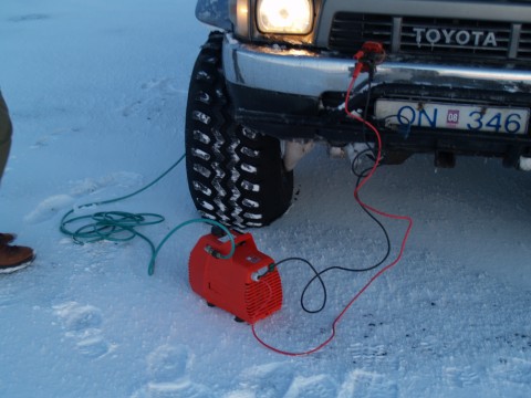 The red Fini pump works fast in filling up the tires.