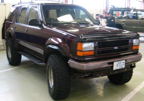 Ford Explorer 35