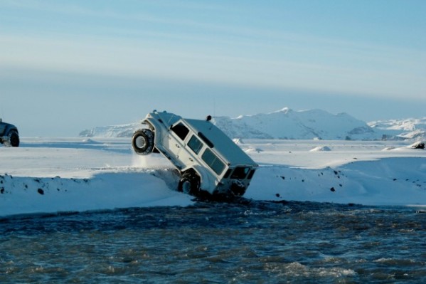 Land Rover ISAK Calendar - Catching amazing offroading moments!