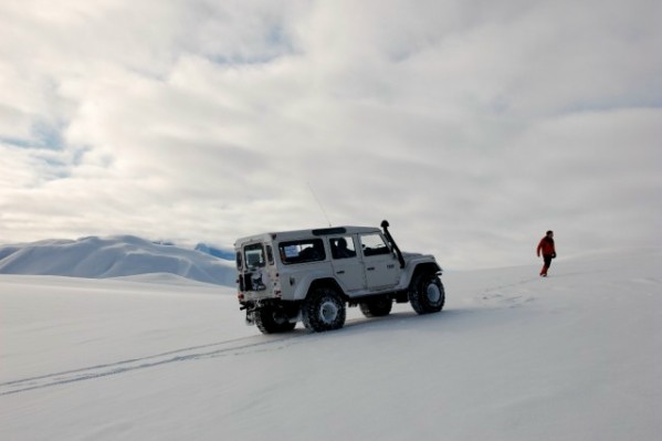 Land Rover ISAK Calendar - Catching amazing offroading moments!