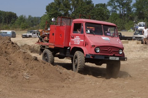 MB Unimog 404 1972 former French fire truck.