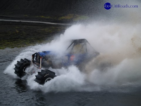 Formula Off Road - Crossing the river