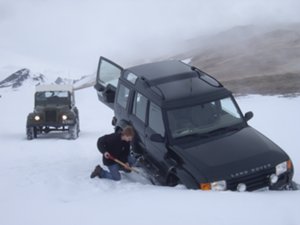 Gaz 69 pulling the Land Rover