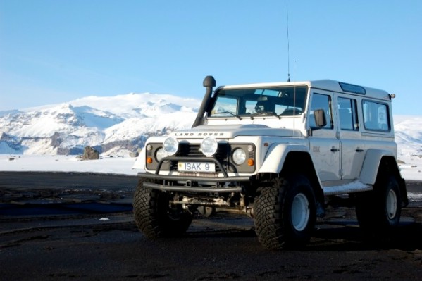 Land Rover ISAK Calendar - Catching amazing offroading moments!