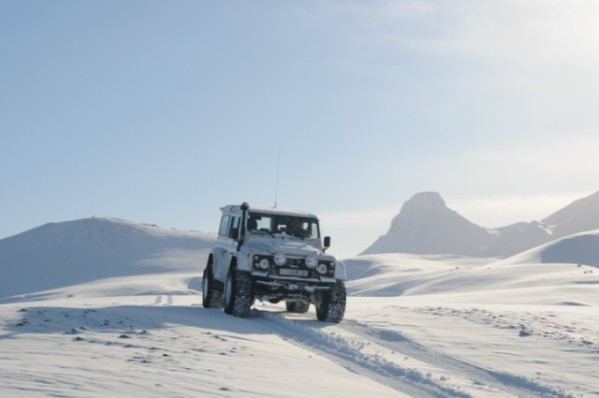 Land Rover ISAK Calendar - Catching amazing offroading moments!