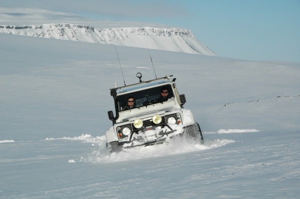 Land Rover ISAK Calendar - Catching amazing offroading moments!