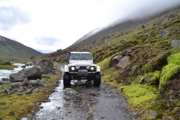 Land Rover ISAK Calendar - Catching amazing offroading moments!