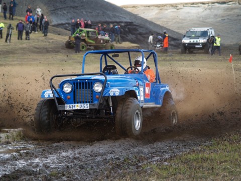 Steingrimur Bjarnason in his Willys starting out with the mud