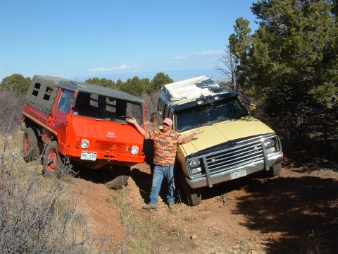 Pinzgauer VS Suburban