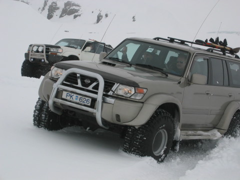 Nissan Patrol getting up