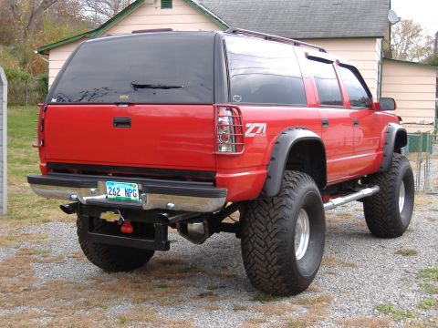 The Big Red Bull, Chevrolet Suburban, 1995