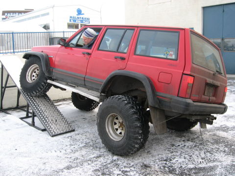 4x4 Trucks Iceland - A Mini 4x4 Show 5.2.2005